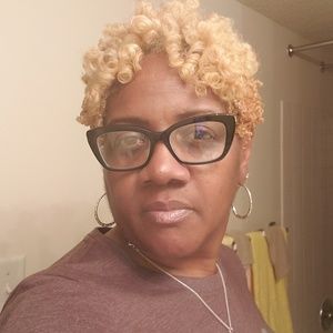 Meet your Posher, Kara